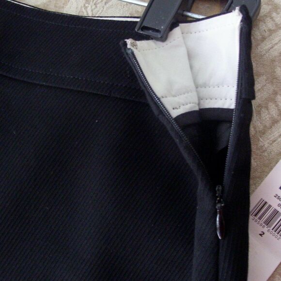 Black GAP Skirt With Flared Bottom / Size 2 / NEW - Picture 10 of 11